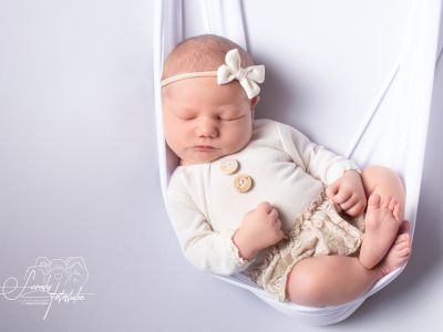 <div class=girl-info-container style=background-color:#f0d2d2;><h4 class=girl>Grete</h4></div> <div class=girl-info-container style=background-color:#f0d2d2;><h4 class=girl>Grete</h4></div>