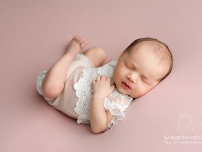 <div class=girl-info-container style=background-color:#f0d2d2;><h4 class=girl>Haily</h4></div> <div class=girl-info-container style=background-color:#f0d2d2;><h4 class=girl>Haily</h4></div>