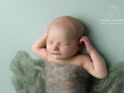 <div class=girl-info-container style=background-color:#f0d2d2;><h4 class=girl>Hedda</h4></div> <div class=girl-info-container style=background-color:#f0d2d2;><h4 class=girl>Hedda</h4></div>