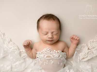 <div class=girl-info-container style=background-color:#f0d2d2;><h4 class=girl>Lilly</h4></div> <div class=girl-info-container style=background-color:#f0d2d2;><h4 class=girl>Lilly</h4></div>