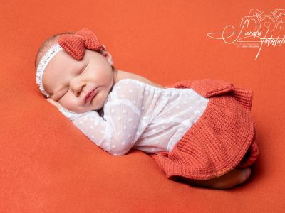 <div class=girl-info-container style=background-color:#f0d2d2;><h4 class=girl>Malia Freya</h4></div> <div class=girl-info-container style=background-color:#f0d2d2;><h4 class=girl>Malia Freya</h4></div>