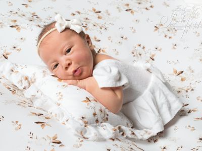 <div class=girl-info-container style=background-color:#f0d2d2;><h4 class=girl>Malia Sophie Haucke</h4></div> <div class=girl-info-container style=background-color:#f0d2d2;><h4 class=girl>Malia Sophie Haucke</h4></div>