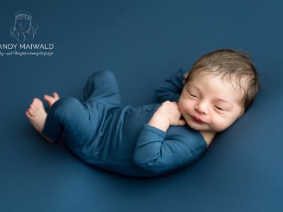 <div class=boy-info-container style=background-color:#d3eafc;><h4 class=boy>Oliver</h4></div> <div class=boy-info-container style=background-color:#d3eafc;><h4 class=boy>Oliver</h4></div>