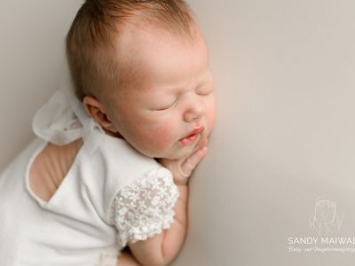 <div class=girl-info-container style=background-color:#f0d2d2;><h4 class=girl>Rosalie</h4></div> <div class=girl-info-container style=background-color:#f0d2d2;><h4 class=girl>Rosalie</h4></div>