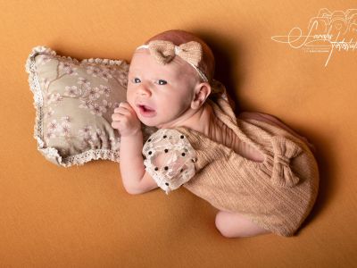 <div class=girl-info-container style=background-color:#f0d2d2;><h4 class=girl>Thea Emilia</h4></div> <div class=girl-info-container style=background-color:#f0d2d2;><h4 class=girl>Thea Emilia</h4></div>