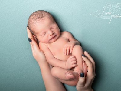 <div class=boy-info-container style=background-color:#d3eafc;><h4 class=boy>Till Hummel</h4></div> <div class=boy-info-container style=background-color:#d3eafc;><h4 class=boy>Till Hummel</h4></div>