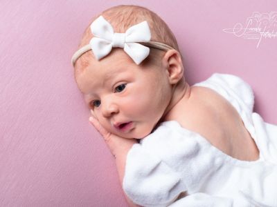 <div class=girl-info-container style=background-color:#f0d2d2;><h4 class=girl>Valeria</h4></div> <div class=girl-info-container style=background-color:#f0d2d2;><h4 class=girl>Valeria</h4></div>